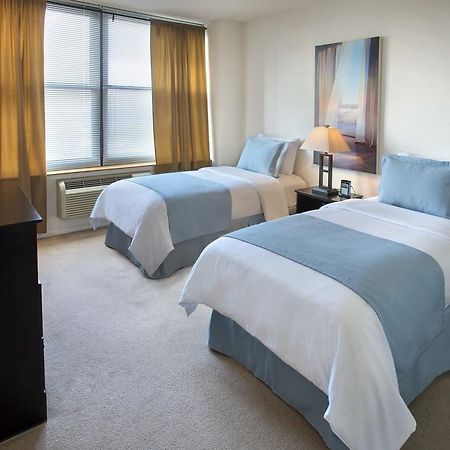 Grove Pointe - A Premier Furnished Apartment Джърси Сити Екстериор снимка