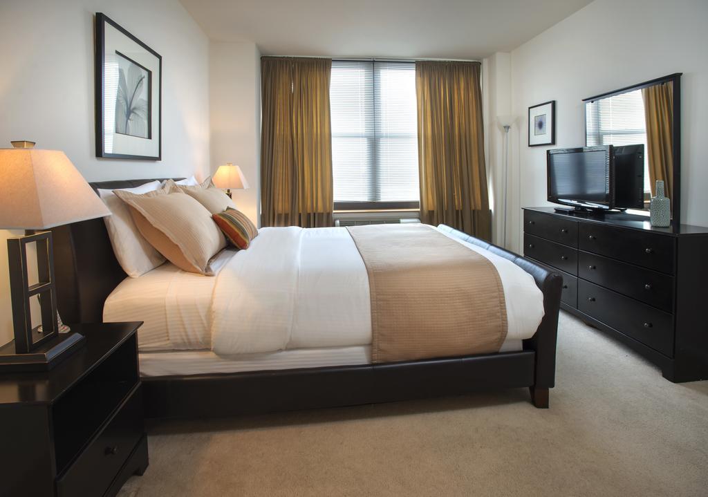 Grove Pointe - A Premier Furnished Apartment Джърси Сити Екстериор снимка