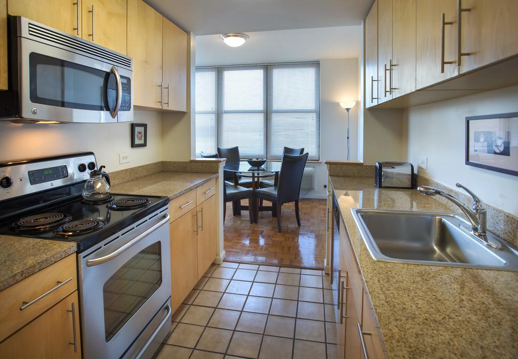 Grove Pointe - A Premier Furnished Apartment Джърси Сити Стая снимка
